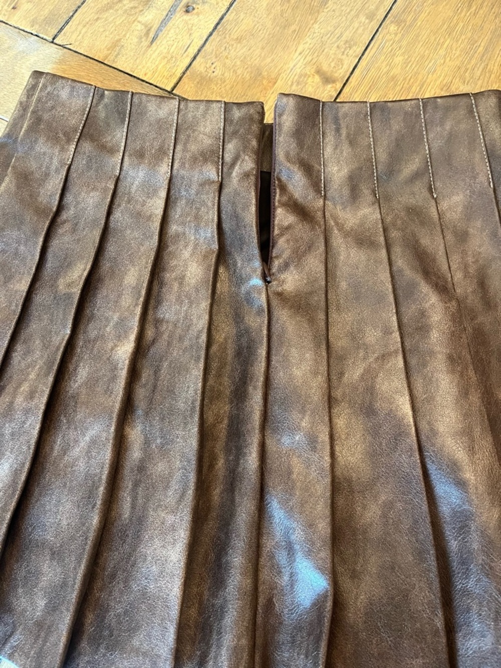 Vici Chocolate Brown Front Runner Pleated Leather Mini Skort size Medium - Picture 6 of 8